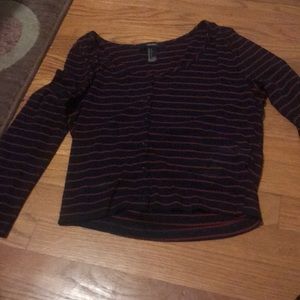 Quarter sleeve crop top